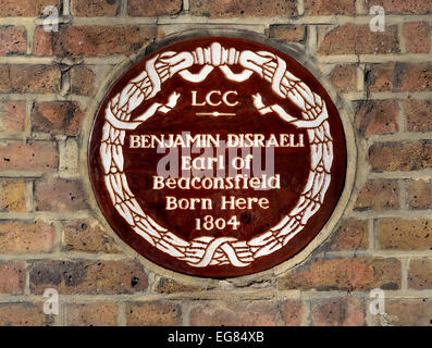 London, England, Vereinigtes Königreich. Gedenktafel am Geburtshaus von Benjamin Disraeli 22 Theobald Road, WC1 Stockfoto