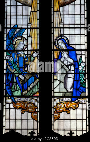 Gegrüßet seist du Maria gebeizt Glas, St. Laurence, Kirche, Brafield-on-the-Green, Northamptonshire, England, UK Stockfoto