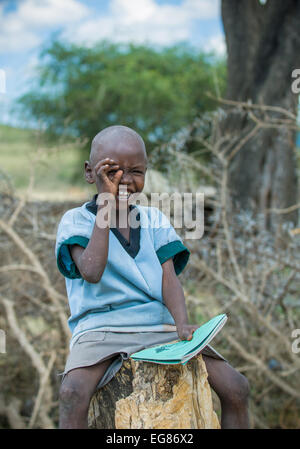 MASAI MARA, Kenia - 23 September: Masai Boy am 23. September 2008 in Masai Mara Nationalpark, Kenia Stockfoto