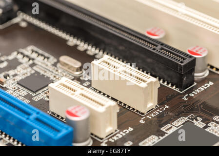 PCI-Anschluss Steckplätze auf Computer-Motherboard Stockfoto