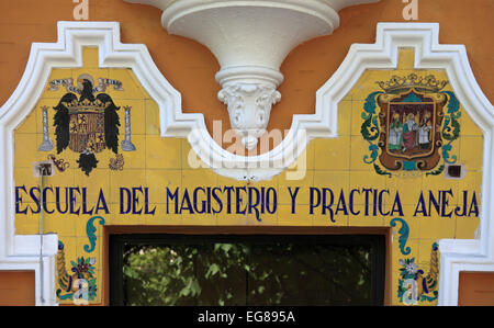 Spanien, Andalusien, Sevilla, Escuela del Magisterio, traditionelle Architektur, Detail, Stockfoto