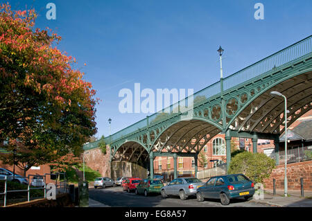Die Eisenbrücke in Exeter City Stockfoto