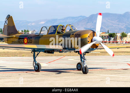 GRANADA, Spanien-Mai 18: Flugzeug Jakowlew Jak-52 Teilnahme an eine Ausstellung über die X aniversary der Patrulla Aspa von den airb Stockfoto