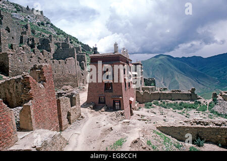 Ruinen des Kloster Ganden zerstört durch die Roten Garden im Jahr 1966, Tibet Autonomous Region, China Stockfoto