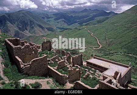 Ruinen des Kloster Ganden zerstört durch die Roten Garden im Jahr 1966, Tibet Autonomous Region, China Stockfoto