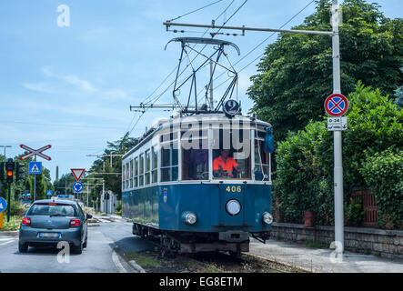 TriestOpicina Straßenbahn ist eine ungewöhnliche Hybrid Straßenbahn