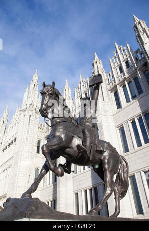 Robert der Bruce-Statue außerhalb Marischal College in Aberdeen Stockfoto