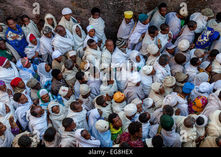 Scharen von Pilgern In Lalibela für Weihnachtsfeiern, Lalibela, Äthiopien Stockfoto