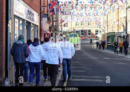 Ashbourne,Derbyshire,UK.17th Februar 2015. Der jährliche zweitägige Fasching Fußball. Stockfoto