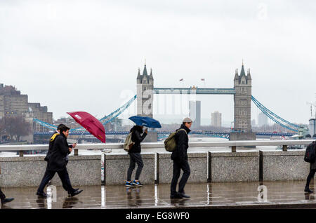 London, UK. 19. Februar 2015: The Office for National Statistics (ONS) heute veröffentlichten Zahlen zeigen, dass Arbeitnehmer im Zentrum von London die höchste Produktivität mit 42 % über dem britischen Durchschnitt haben. Bildnachweis: CAMimage/Alamy Live-Nachrichten Stockfoto