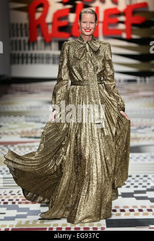 Somerset House, London UK. 19. Februar 2015. Naomi Campbell beherbergt der Modenschau Fashion For Relief Credit: Chris Yates/Alamy Live News Stockfoto