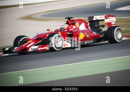 Barcelona, Katalonien, Spanien. 19. Februar 2015. KIMI RÄIKKÖNEN (FIN) fährt die Ferrari tagsüber 01 von Formel1 Vorsaisontests am Circuit de Barcelona-Catalunya-Credit: Matthias Oesterle/ZUMA Wire/ZUMAPRESS.com/Alamy Live News Stockfoto