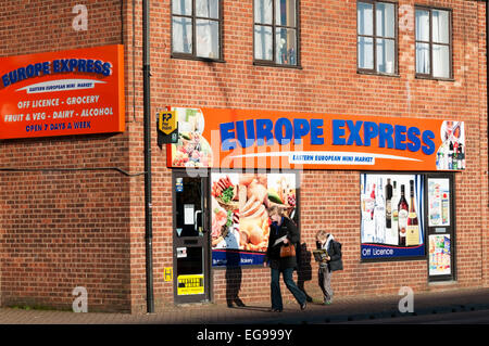 Eine östliche Europäische Supermarkt, catering für Neuzuwanderer in King's Lynn, Norfolk. Stockfoto