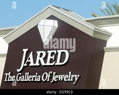 Costa Mesa, Kalifornien, USA. 19. Februar 2015. Jared, die Galleria Schmuck ist Teil des Pfund Sterling und Signet Schmuck und mit Sitz in Akron, Ohio, Einzelhandelsstandorte in den Vereinigten Staaten.---die vordere Fassade im Store Jared Costa Mesa, Kalifornien. © David Bro/ZUMA Draht/Alamy Live-Nachrichten Stockfoto