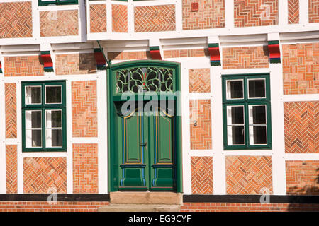 Fassade eines Fachwerkhauses in Jork, Altes Land, Niedersachsen, Deutschland, Europa Stockfoto