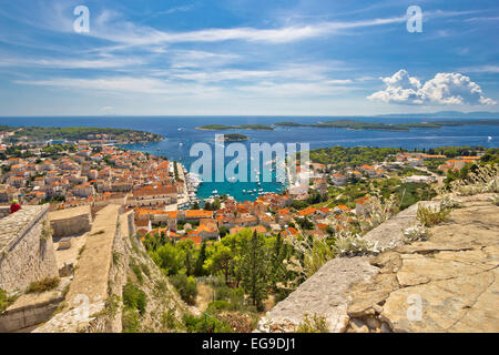 Stadt Hvar und die Paklinski Inseln Luftbild in Dalmatien, Kroatien Stockfoto