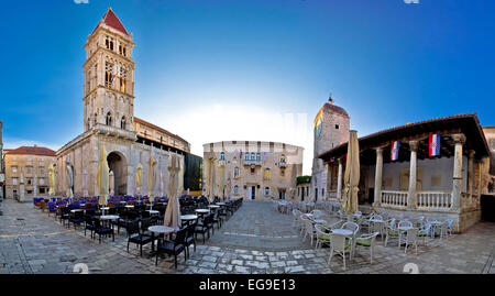 Quadratische Hauptansicht UNESCO-Stadt Trogir in Dalmatien, Kroatien Stockfoto