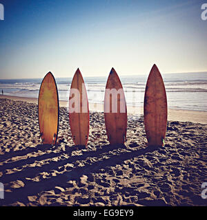 USA, California, Playa del Rey, Surfbretter am Sandstrand Stockfoto