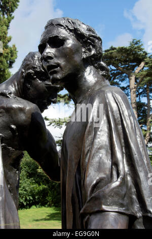 WARWICKSHIRE; COMPTON VERNEY; FIGUREN IN RODINS DENKMAL DIE BÜRGER VON CALAIS Stockfoto