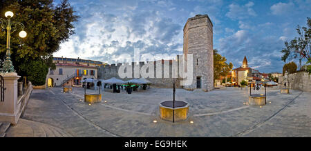 Stadt Zadar fünf Brunnen Platz Abend Panoramablick, Dalmatien, Kroatien Stockfoto