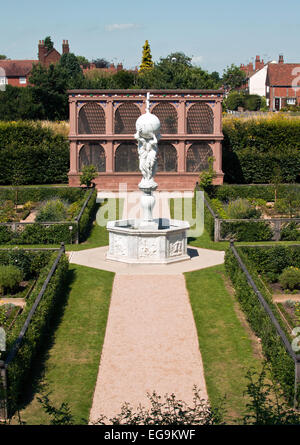 Warwickshire, England-August 1, 2013:Kenilworth Burg und elisabethanischen nahe sind am besten bekannt als das Haus von Robert Dud Stockfoto