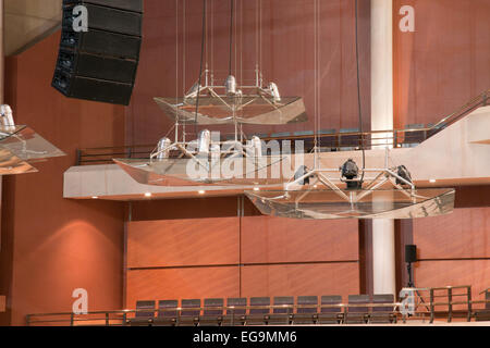 Referenten und Leuchten in der Aula der Bridgewater Hall in Manchester, UK. Stockfoto