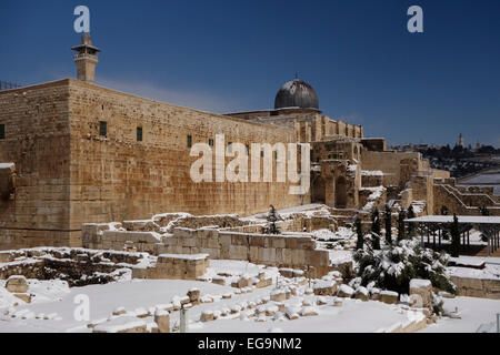 Schnee bedeckt den Jerusalem archäologische Park unter El-Aksa-Moschee an der südlichen Wand des Haram al-Sharif in der alten Stadt, Ost-Jerusalem Israel Stockfoto