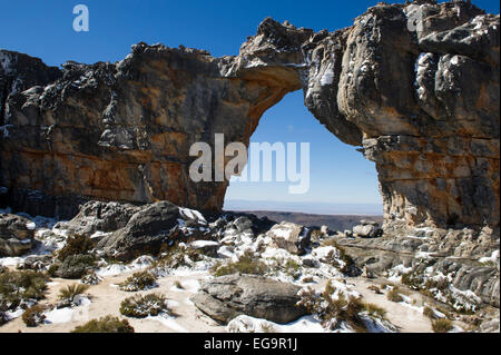 Wolfsberg-Bogen im Schnee, Cederberg Wilderness, Südafrika Stockfoto