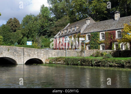 Swan Hotel in Bibury, Gloucestershire, Cotswolds, England, Großbritannien, Europa Stockfoto