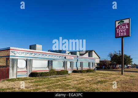 Pennys Diner im Oak Tree Inn, eine traditionelle Eisenbahn Auto Stil Diner in Alpine, Texas, USA Stockfoto