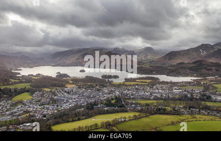 Blick über Keswick aus Latrigg fiel, Cumbria, England. Stockfoto