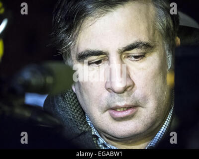 20. Februar 2015 - ehemalige georgische Präsident Mikhail Saakashvili führte International Advisory Board der Reformen unter Präsident Petro Poroshenko--auf dem Unabhängigkeitsplatz in Kiew versammelten sich Bewohner und Besucher zur Teilnahme an Aktivitäten, die zum Gedenken an die Helden des Himmels zu Ehren von Hunderten von Bürgern, die während der Revolution würde ab November 2013 bis Februar 2014 getötet wurden. Bei den Zusammenstößen von Demonstranten und Sicherheitskräften im Februar 2014 im Zentrum Stadt mehr als 100 Menschen getötet. Insgesamt erlitten während Euromajdan 2, 5 Tausend Menschen, 104 von ihnen starben. (Credi Stockfoto