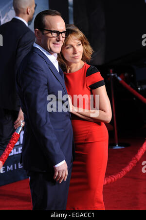 LOS ANGELES, CA - 13. März 2014: Jennifer Grey & Ehemann Clark Gregg die Welt von premiere "Captain America: The Winter Soldier" am El Capitan Theatre in Hollywood. Stockfoto