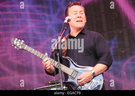 Süden der 80er Jahre Musik-Festival am Tempelinsel Wiesen mit Rücklauf: UB40 wo: Henley On Thames, Großbritannien wenn: 17. August 2014 Stockfoto