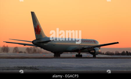 Boeing 767 C-GHLU Air Canada bei YOW Ottawa Kanada, 31. Januar 2015 Stockfoto