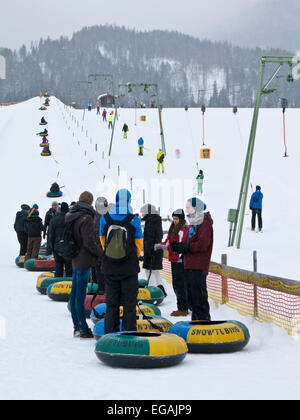 Snowtubing in Reit Im Winkl, Bayern Stockfoto