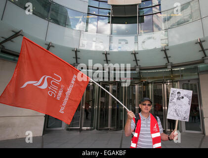 BBC Ingenieure beginnen einen 48-Stunden-Streik bei Broadcasting House in Portland Place, nachdem Interserve eine 73 Prozent Kürzung der Einsatz von Ingenieuren vorgeschlagen Featuring: Atmosphäre wo: London, Vereinigtes Königreich bei: 19. August 2014 Stockfoto