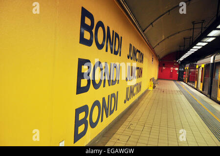 Menschen Sie innerhalb U-Bahn in Sydney am 1. Januar 2015 in New South Wales, Australien. Stockfoto