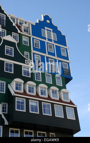 schrullige Architektur des Inntel Hotel in Zaandam, Niederlande Stockfoto