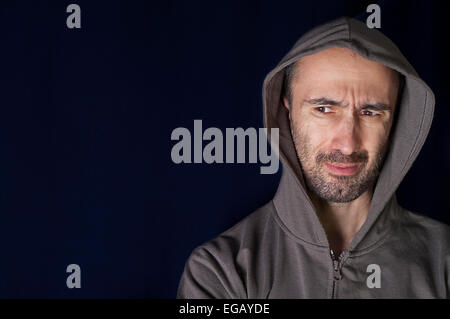 Misstrauisch Mann Stockfoto