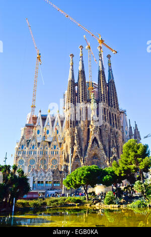 Sagrada Familia von Antoni Gaudi Architekten entworfen. Barcelona, Katalonien, Spanien. Stockfoto