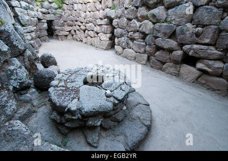 Torralba, Sassari, Sardinien, Italien, 6/2013.Interior Blick auf Santu Antine, der größte Nuraghe alte Turm der Insel. Stockfoto