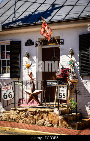 Adler, Liegeplatz, Native American Products 19A Wirt Street Southwest, Leesburg, Virginia Stockfoto