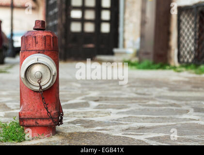 alten Hydrant auf der Straße Pflaster Stockfoto