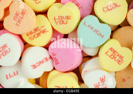 Bunte Unterhaltung Herzen Candy für den Valentinstag Stockfoto