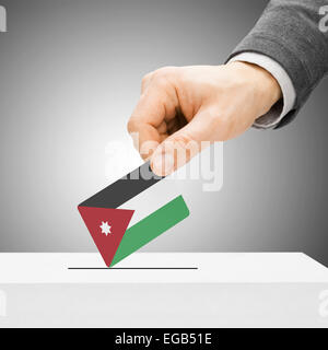 Stimmberechtigten Konzept - männlich Wahlurne - Jordanien Flagge einfügen Stockfoto