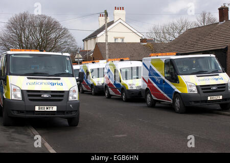 Blackpool, Lancashire, UK. 21. Februar 2015. Nationalen Gas Vorfall Rettungsfahrzeuge.   Eine Flotte von National Grid Vans mit zugeordneten Ingenieuren am Windy Harbour Road und Garstang New Road in der Nähe des kleinen Dorfes Roseacre Gasversorgung wiederherzustellen, nachdem ein Bagger angeblich die Gasleitung schneiden Lieferungen an Kommunen platzen. National Grid angemeldet Mitteldruck Haupt an der Stelle des Vorfalls als Priorität Störungen Schaden. Bildnachweis: Cernan Elias/Alamy Live-Nachrichten Stockfoto