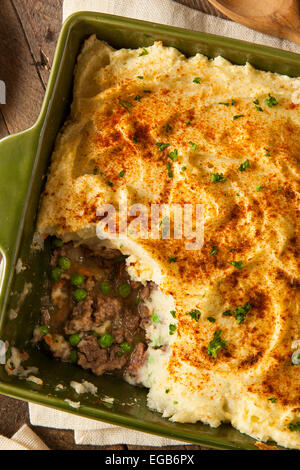 Hausgemachte irische Shepherd es Pie mit Lamm und Kartoffeln Stockfoto