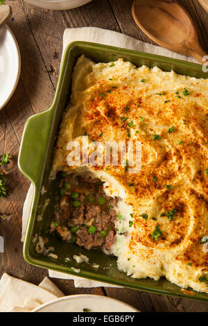 Hausgemachte irische Shepherd es Pie mit Lamm und Kartoffeln Stockfoto