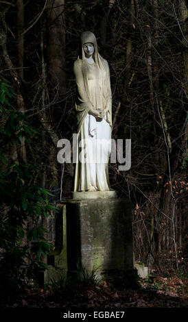 Stone Angel Skulptur, Stahnsdorf Friedhof in der Nähe von Berlin Stockfoto